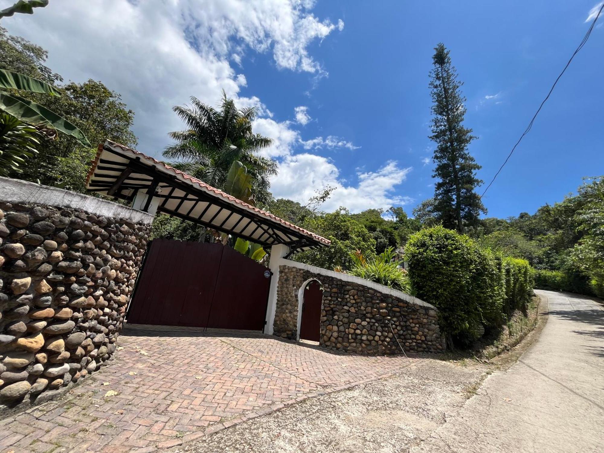 Отель Alojamiento Campestre En La Vega - A 1 Hora Exacta De Bogota Экстерьер фото